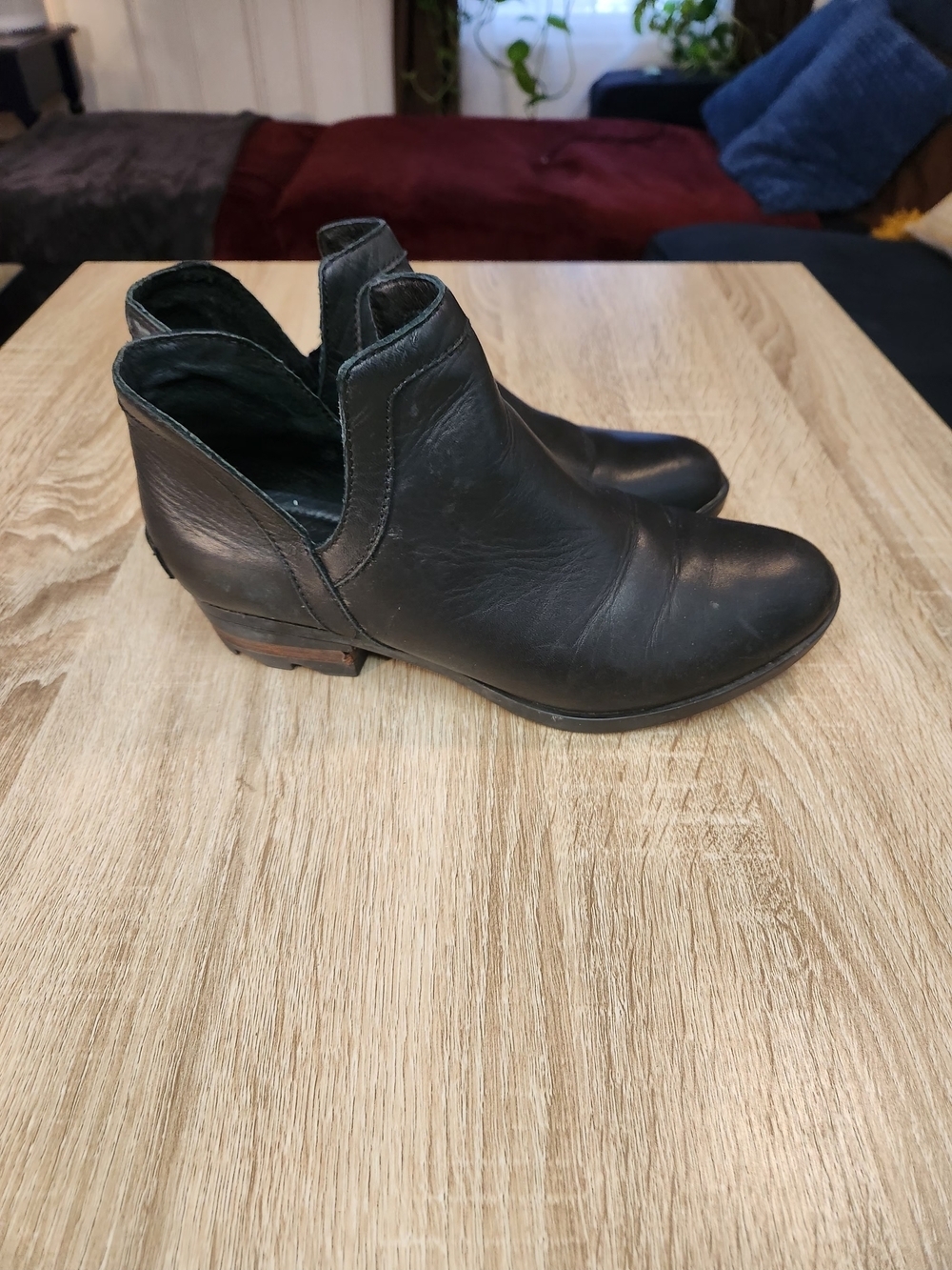 Sorel Womens Lola Cut Out Boot Size 8 Waterproof Black Leather Block Heel Bootie